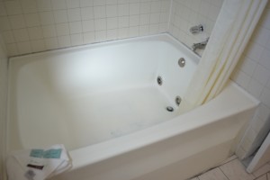 Comfort Inn Santa Cruz - Some rooms feature soaking tubs